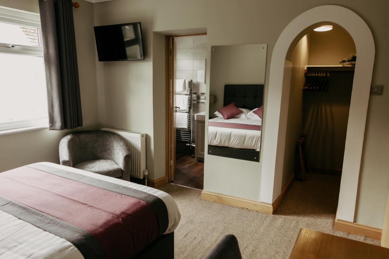 St. Davids Cross Hotel Extérieur photo