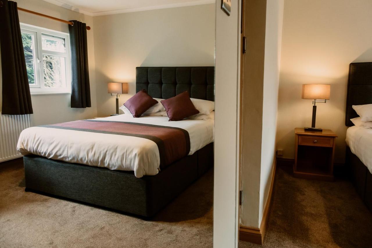 St. Davids Cross Hotel Extérieur photo