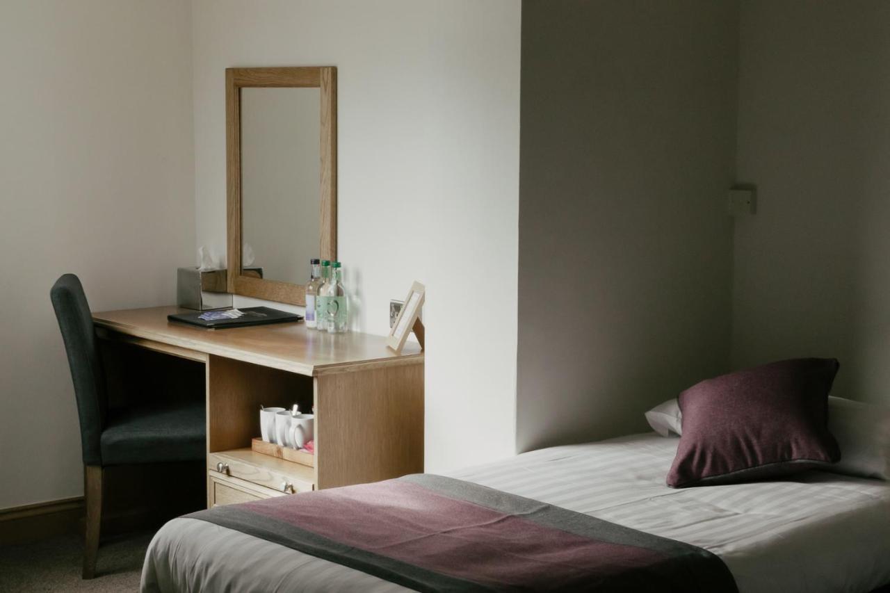 St. Davids Cross Hotel Extérieur photo