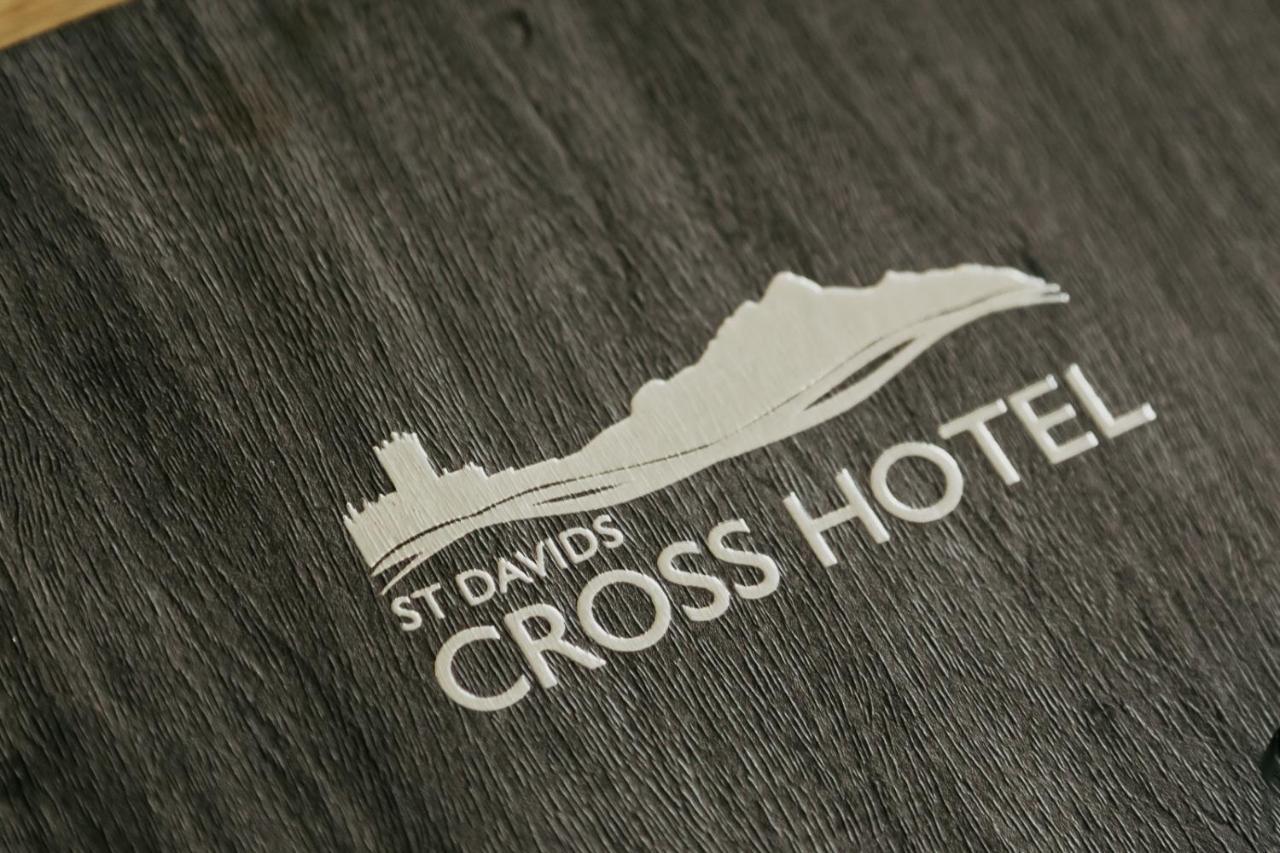 St. Davids Cross Hotel Extérieur photo