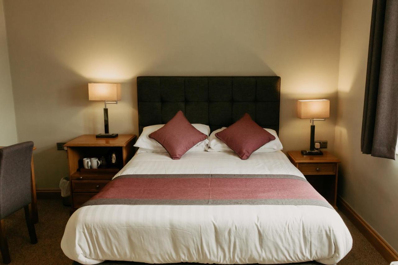 St. Davids Cross Hotel Extérieur photo