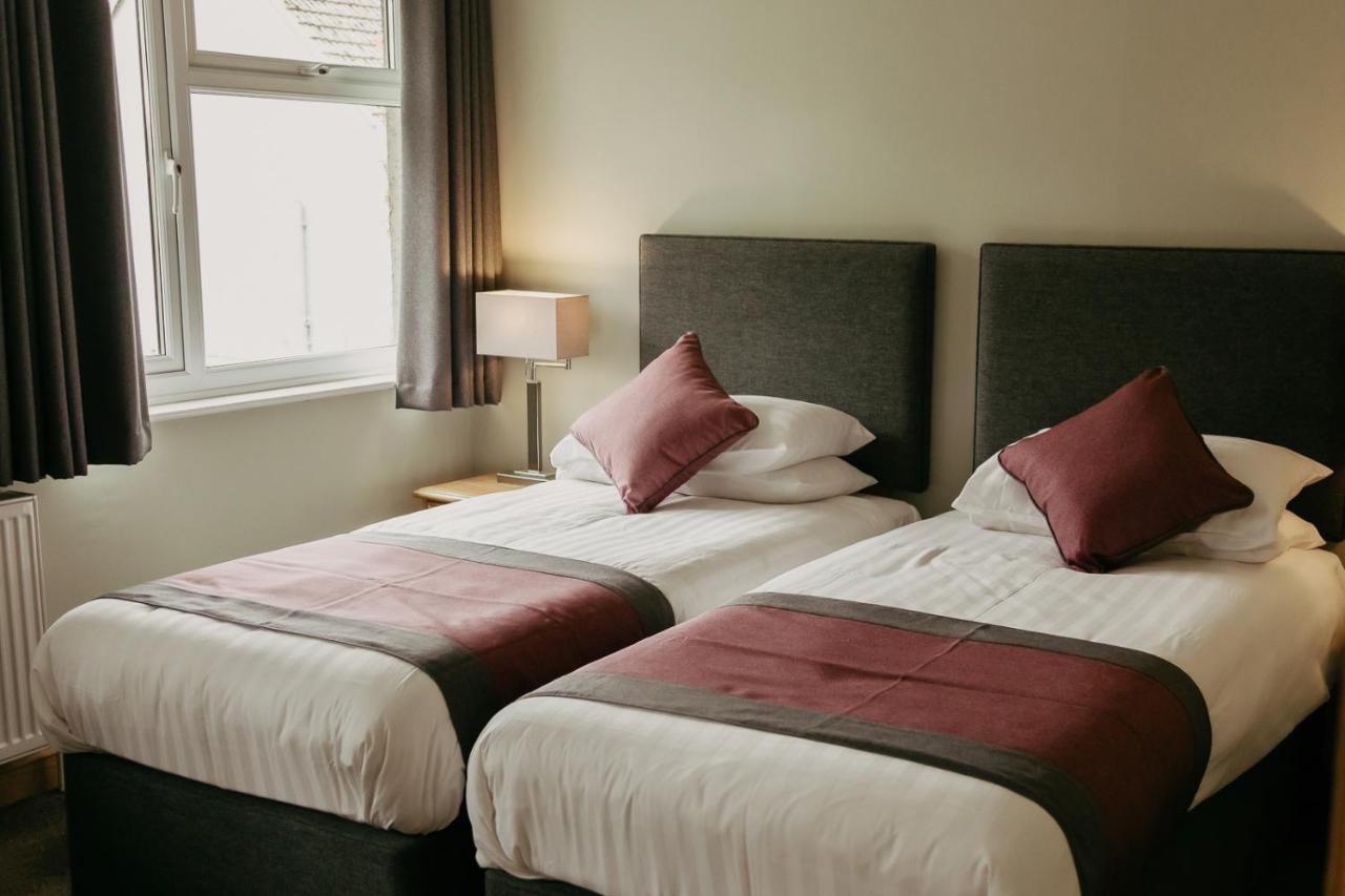 St. Davids Cross Hotel Extérieur photo