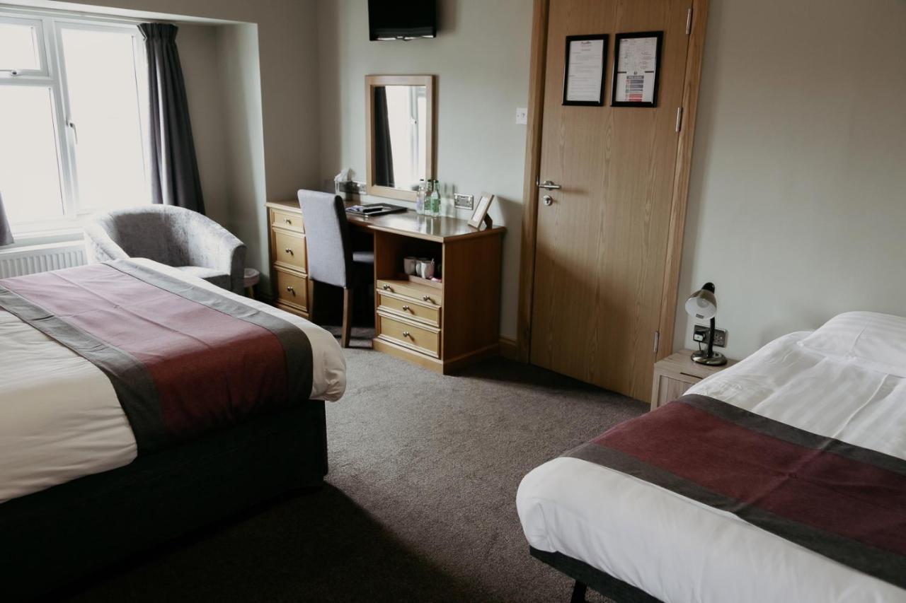St. Davids Cross Hotel Extérieur photo
