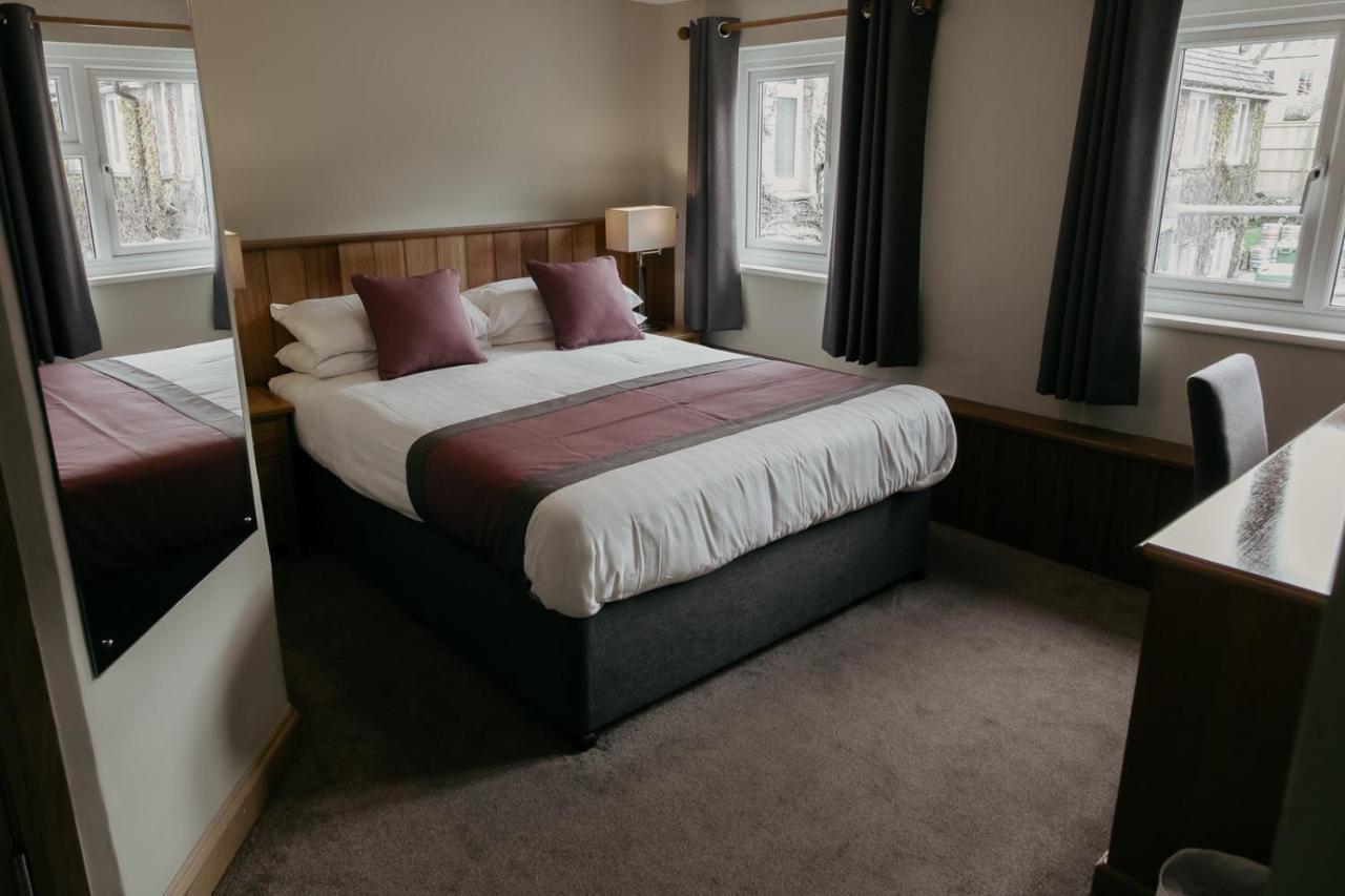 St. Davids Cross Hotel Extérieur photo