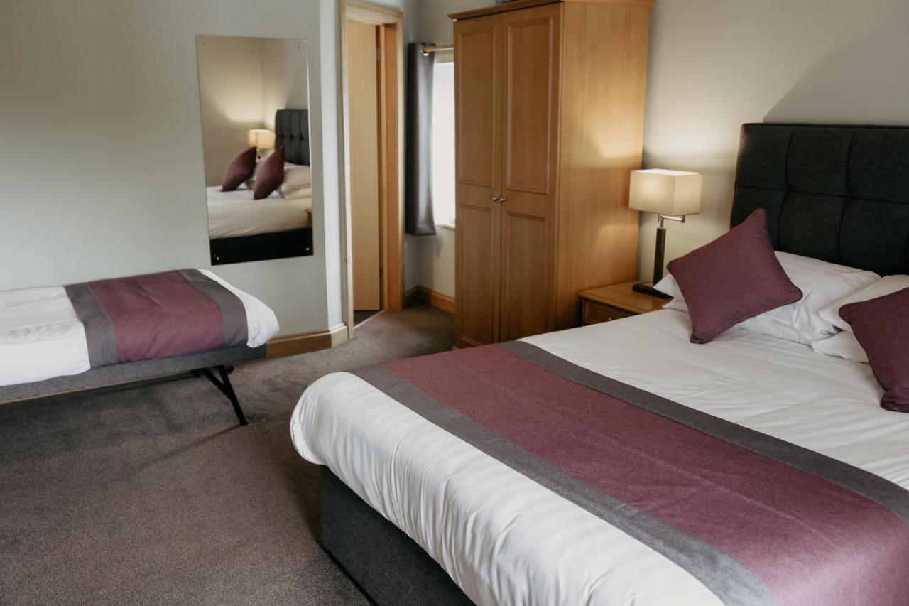 St. Davids Cross Hotel Extérieur photo