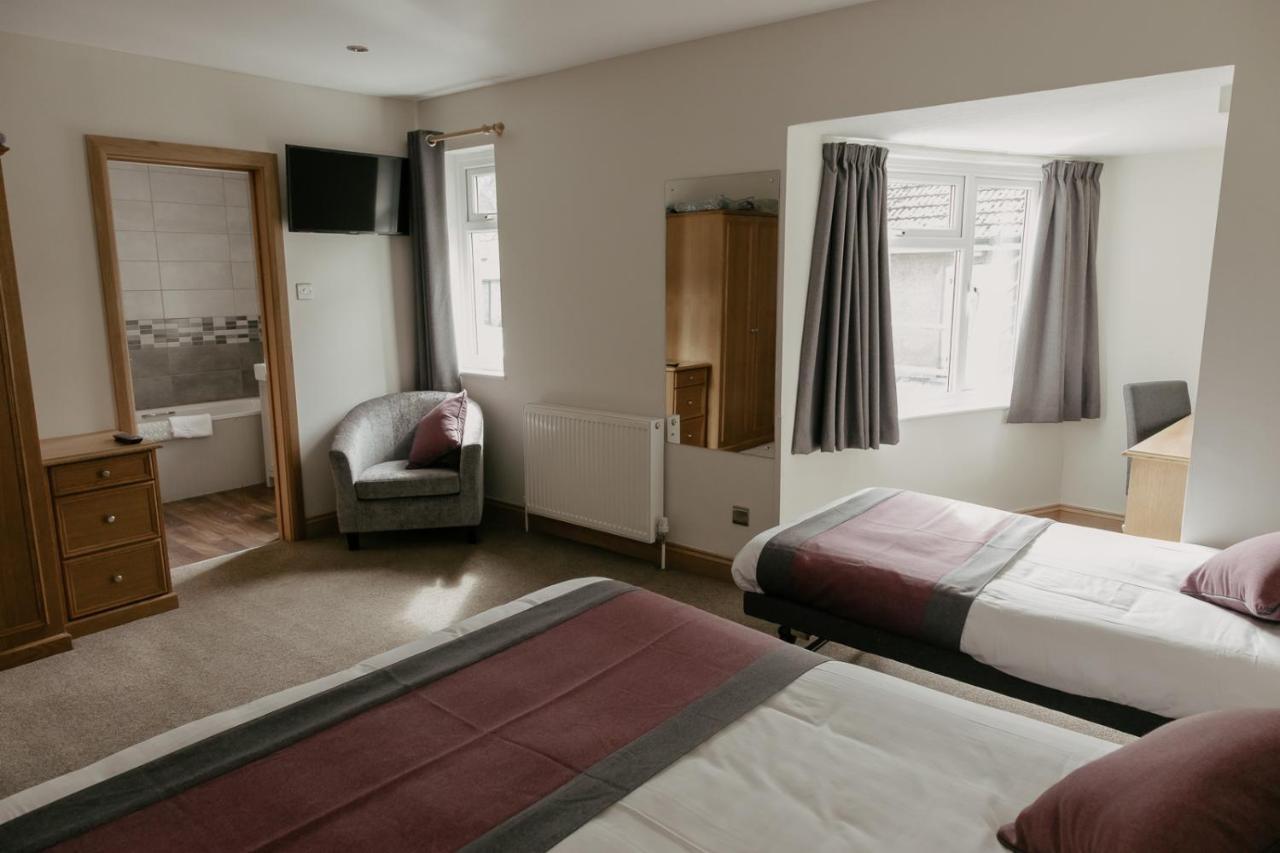 St. Davids Cross Hotel Extérieur photo