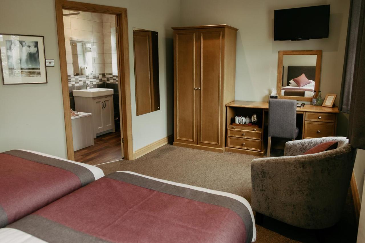 St. Davids Cross Hotel Extérieur photo