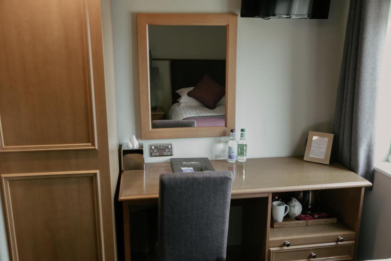 St. Davids Cross Hotel Extérieur photo