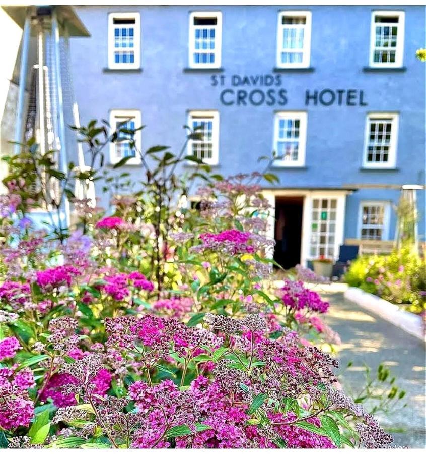 St. Davids Cross Hotel Extérieur photo
