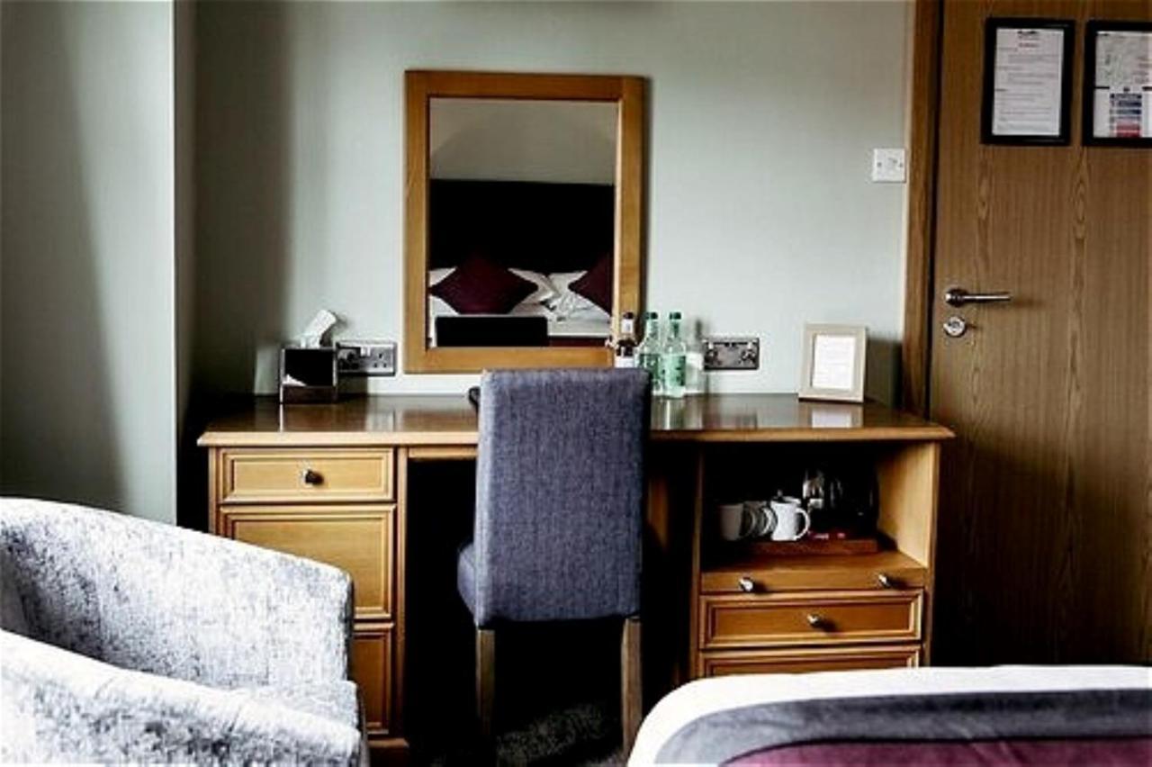 St. Davids Cross Hotel Extérieur photo